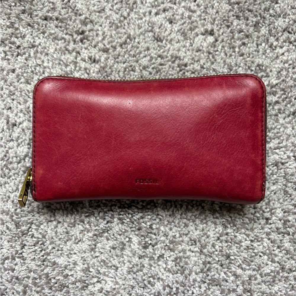 Fossil Vintage Cherry Red Leather Zip Around Wallet Clutch – Rare Ruby Red